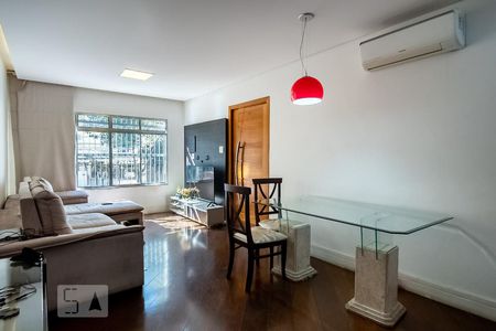 Sala de casa à venda com 3 quartos, 250m² em Vila Cleonice, São Paulo