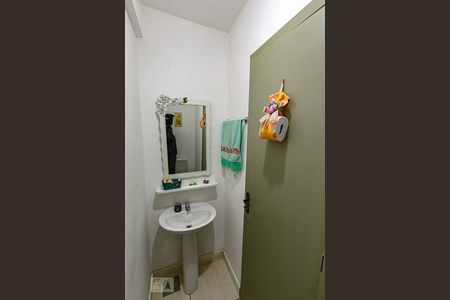 Lavabo de casa de condomínio à venda com 3 quartos, 99m² em Nonoai, Porto Alegre
