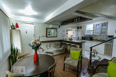 Casa de condomínio à venda com 99m², 3 quartos e 3 vagasSala