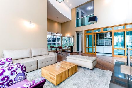 Casa de condomínio à venda com 400m², 4 quartos e 6 vagasSala
