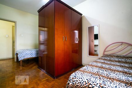 Casa 1 - Quarto 2 de casa à venda com 8 quartos, 440m² em Parque Peruche, São Paulo