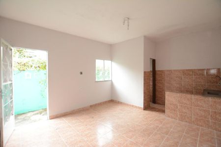 Sala/Quarto de casa para alugar com 1 quarto, 30m² em Irajá, Rio de Janeiro