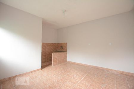 Sala/Quarto de casa para alugar com 1 quarto, 30m² em Irajá, Rio de Janeiro