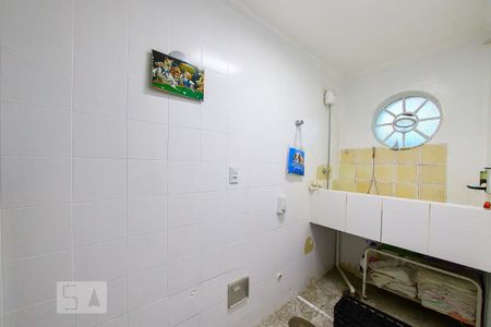 Casa para alugar com 248m², 6 quartos e 6 vagas Casa para alugar com 248m², 6 quartos e 6 vagasBanheiro de Serviço