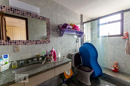 Banheiro da Suíte 1 de apartamento à venda com 4 quartos, 300m² em Boa Viagem, Niterói