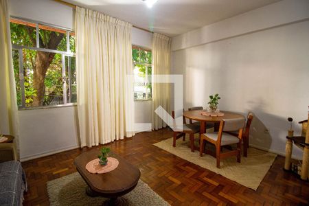 Sala de casa à venda com 3 quartos, 150m² em Tijuca, Rio de Janeiro