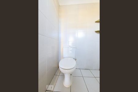 Banheiro de apartamento para alugar com 1 quarto, 18m² em Jardim Dourado, Guarulhos