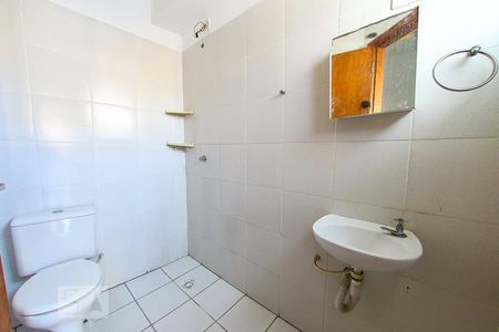 Banheiro de apartamento para alugar com 1 quarto, 18m² em Jardim Dourado, Guarulhos