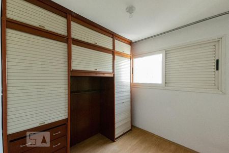 Quarto 1 de apartamento para alugar com 2 quartos, 67m² em Moema, São Paulo