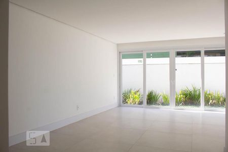 Sala de apartamento à venda com 4 quartos, 181m² em Vila Assunção, Porto Alegre