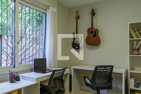 Quarto 1 de apartamento à venda com 2 quartos, 60m² em Cristal, Porto Alegre