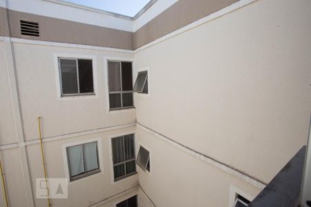 Vista da janela da cozinha e lavanderia de apartamento para alugar com 2 quartos, 45m² em Residencial Jequitibá, Ribeirão Preto