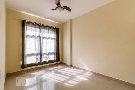 Sala de apartamento para alugar com 1 quarto, 37m² em Jardim Guanabara, Rio de Janeiro