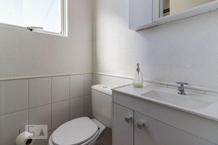 Banheiro de apartamento à venda com 1 quarto, 34m² em Centro Histórico, Porto Alegre