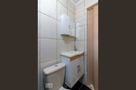 Banheiro de casa para alugar com 1 quarto, 40m² em Jardim Silvia, Guarulhos