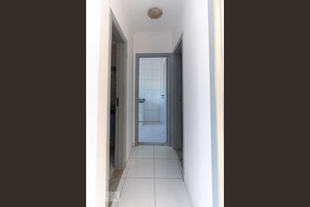 Corredor de apartamento para alugar com 2 quartos, 48m² em Vila Brasílio Machado, São Paulo