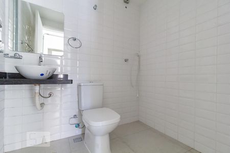 Banheiro de kitnet/studio para alugar com 1 quarto, 40m² em Santo Amaro, São Paulo