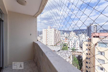 Varanda da sala de apartamento para alugar com 3 quartos, 80m² em Santa Tereza, Belo Horizonte