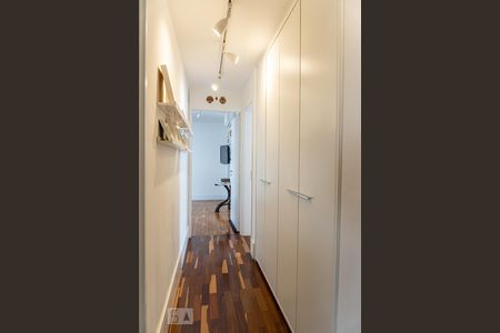 Corredor de apartamento para alugar com 3 quartos, 120m² em Santa Cecília, São Paulo