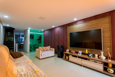 Sala de casa de condomínio à venda com 3 quartos, 250m² em Vila Dora, Santo André