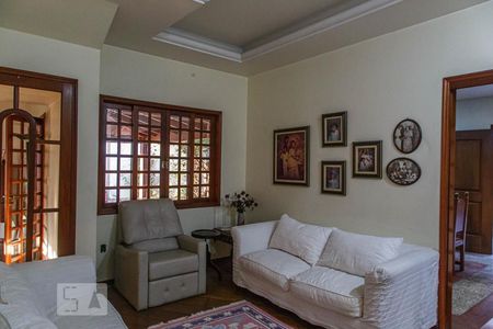 Sala de casa para alugar com 4 quartos, 600m² em Jardim Textil, São Paulo