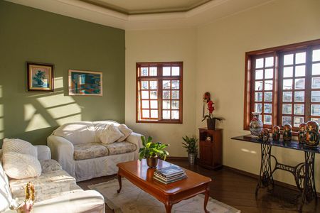 Sala de casa para alugar com 4 quartos, 600m² em Jardim Textil, São Paulo