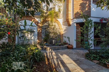 Área Externa de casa à venda com 4 quartos, 600m² em Jardim Textil, São Paulo