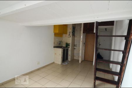 Sala / Quarto / Cozinha de kitnet/studio para alugar com 1 quarto, 30m² em Botafogo, Rio de Janeiro