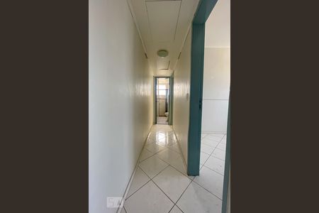 Corredor de apartamento para alugar com 2 quartos, 62m² em Ramos, Rio de Janeiro