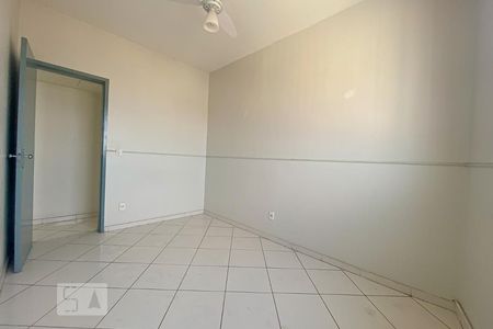 Quarto 1 de apartamento para alugar com 2 quartos, 62m² em Ramos, Rio de Janeiro