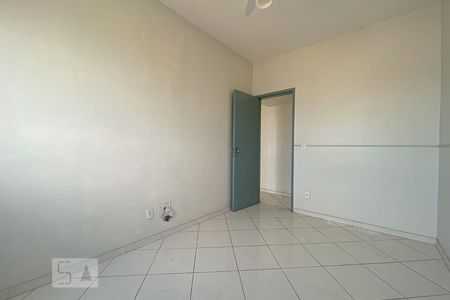 Quarto 1 de apartamento para alugar com 2 quartos, 62m² em Ramos, Rio de Janeiro