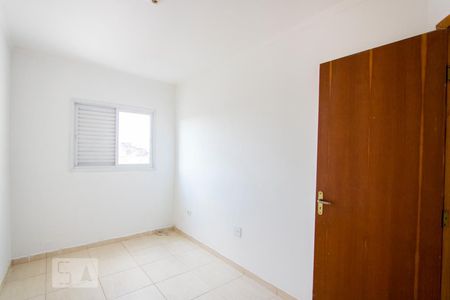 Quarto 2 de apartamento para alugar com 2 quartos, 50m² em Jardim do Estádio, Santo André