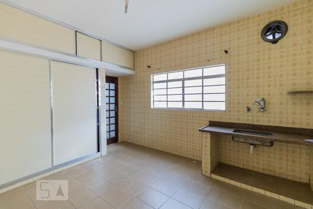 Cozinha de casa para alugar com 2 quartos, 120m² em Vila Londrina, São Paulo