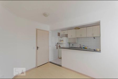 Sala de apartamento para alugar com 1 quarto, 47m² em Vila Carmosina, São Paulo