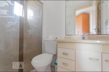 Banheiro Suíte de apartamento para alugar com 1 quarto, 47m² em Vila Carmosina, São Paulo