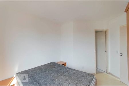 Suíte de apartamento para alugar com 1 quarto, 47m² em Vila Carmosina, São Paulo