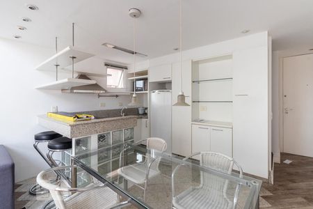 Cozinha de apartamento para alugar com 1 quarto, 70m² em Vila Nova Conceição, São Paulo