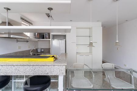 Cozinha de apartamento para alugar com 1 quarto, 70m² em Vila Nova Conceição, São Paulo