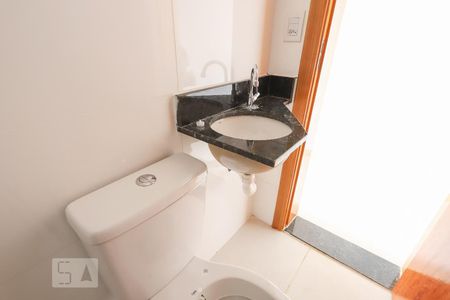 Banheiro de kitnet/studio para alugar com 1 quarto, 25m² em Vila Barbosa, São Paulo