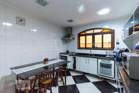 Cozinha de casa à venda com 3 quartos, 300m² em Sumaré, São Paulo