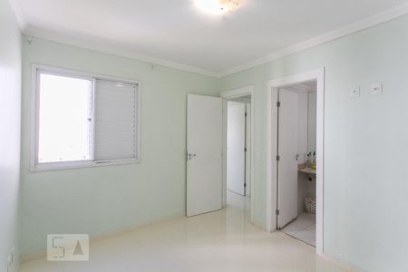Suíte de apartamento para alugar com 3 quartos, 66m² em Guaiaúna, São Paulo