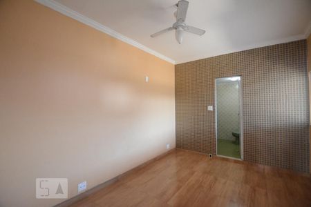 Quarto 1 Suíte de casa para alugar com 2 quartos, 105m² em Vila da Penha, Rio de Janeiro