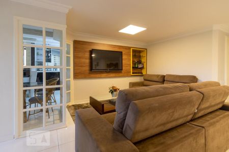 Sala de TV de apartamento à venda com 4 quartos, 211m² em Vila Suzana, São Paulo