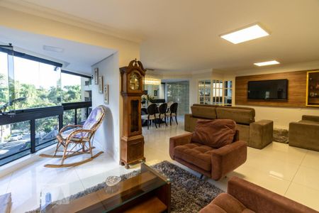 Sala de apartamento à venda com 4 quartos, 211m² em Vila Suzana, São Paulo