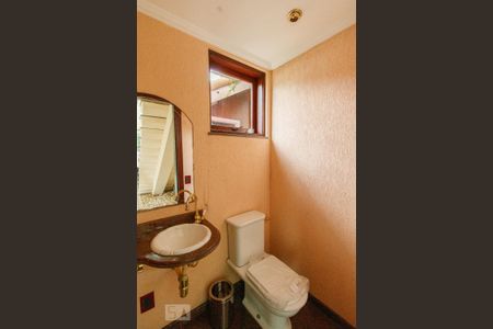 Lavabo de casa para alugar com 4 quartos, 275m² em Vila Oliveira, Mogi das Cruzes