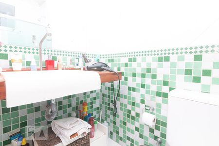 Casa à venda com 258m², 4 quartos e 2 vagas Casa à venda com 258m², 4 quartos e 2 vagasBanheiro 1