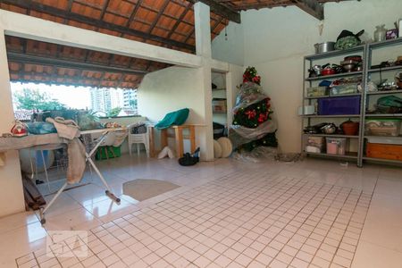 Casa à venda com 258m², 4 quartos e 2 vagas Casa à venda com 258m², 4 quartos e 2 vagasÁrea de Serviço