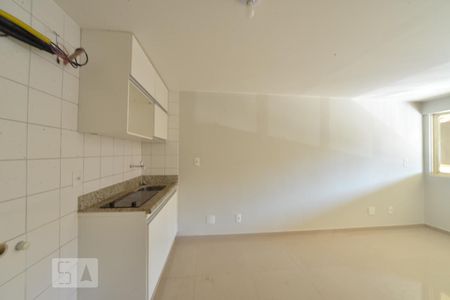 Cozinha de apartamento para alugar com 1 quarto, 28m² em Asa Norte, Brasília