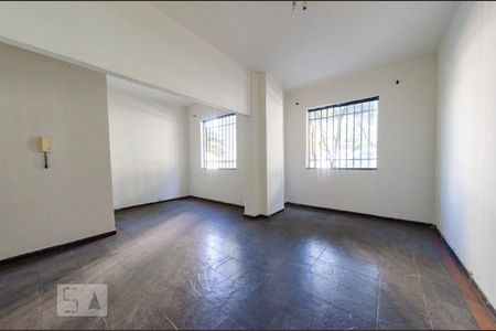 Apartamento à venda com 80m², 2 quartos e sem vagaSala