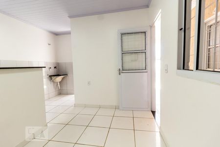 Sala de casa para alugar com 1 quarto, 28m² em Conjunto G, Brasília
